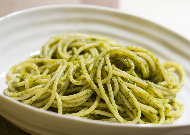 Linguine Al Pesto Vegano: A Delícia Italiana 100% Vegetal